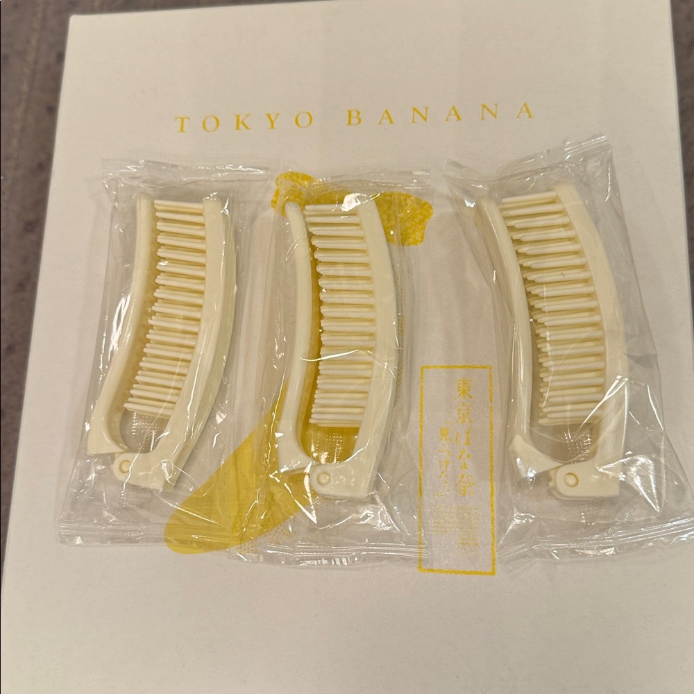 Set of Cream Hair Combs